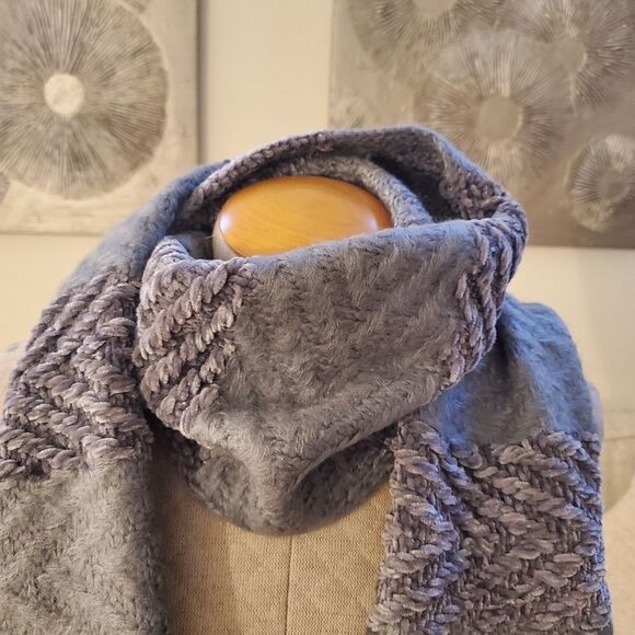 Rebecca Minkoff Blocked Yarn Muffler Scarf - Picture 6 of 13